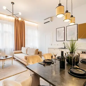 https://senacka11-by-loft-affair.krakowhotelspoland.com