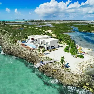 https://luxury-oceanfront-villa-delivers-mind-blowing-views.comcaribbean.com